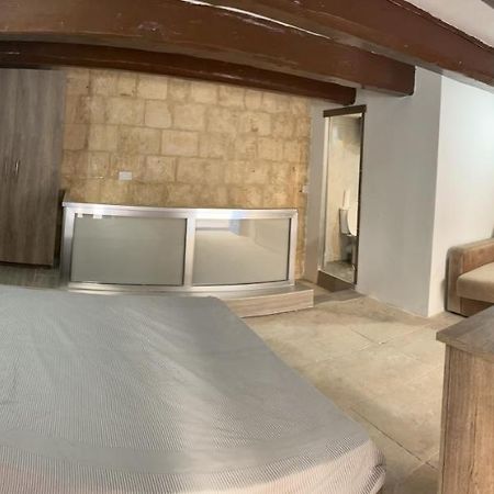 Traditional Townhouse In The Hearth Of Valletta Villa Екстериор снимка