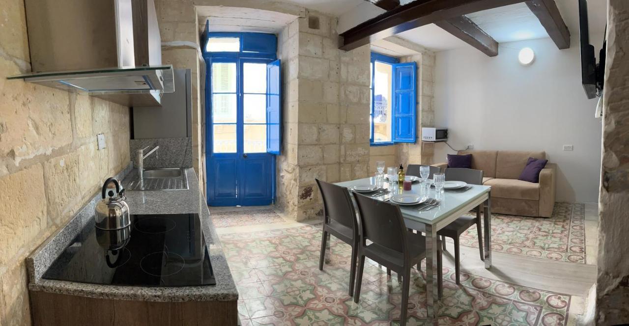 Traditional Townhouse In The Hearth Of Valletta Villa Екстериор снимка