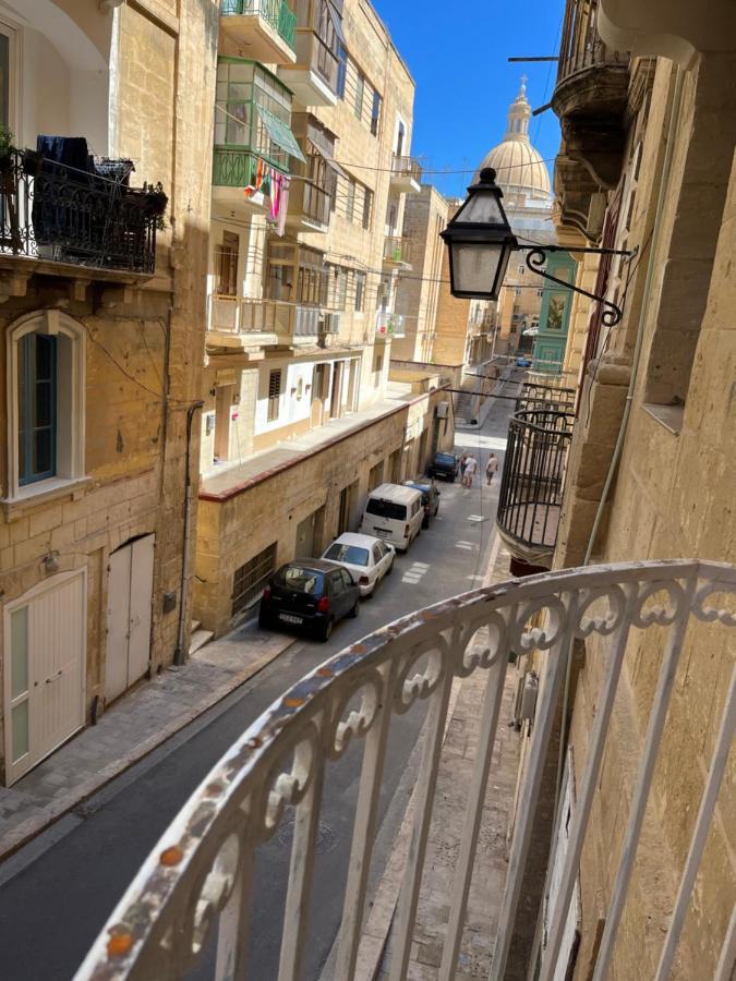 Traditional Townhouse In The Hearth Of Valletta Villa Екстериор снимка